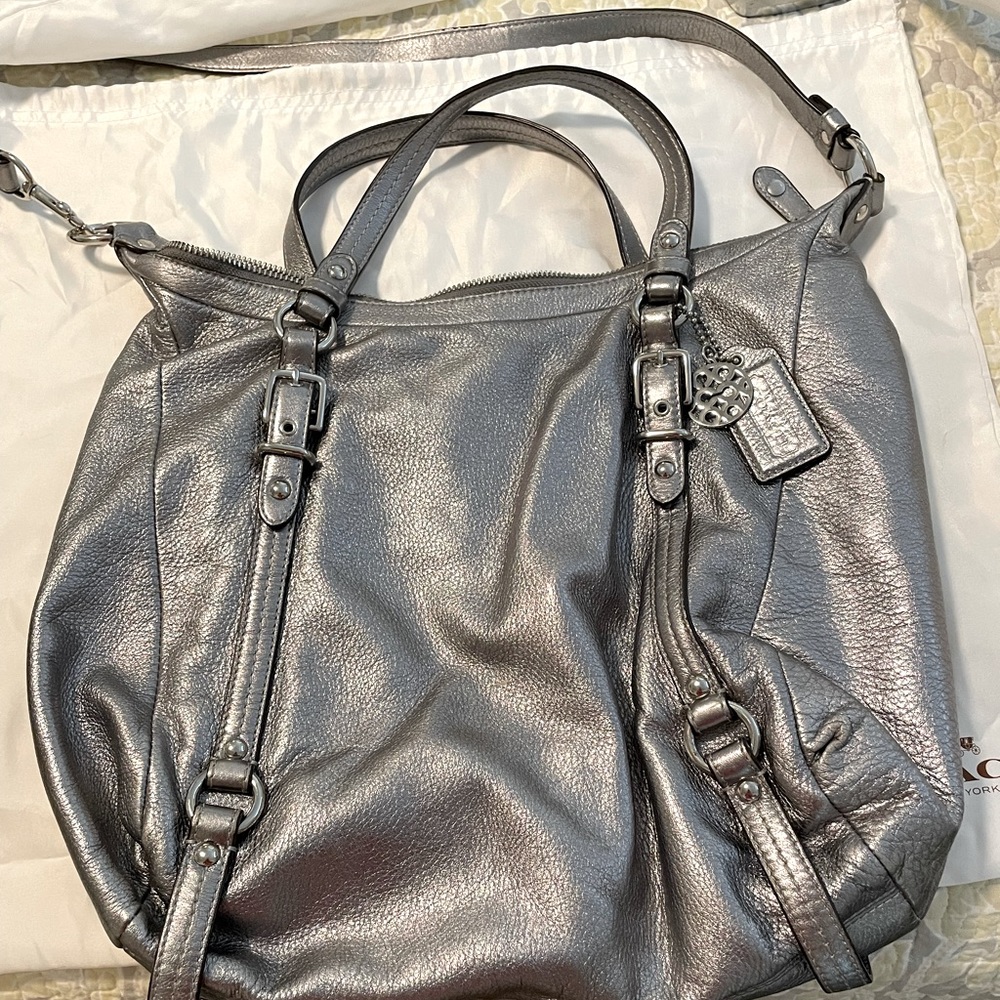 Coach metallic silver shoulder handbag. Great condition.